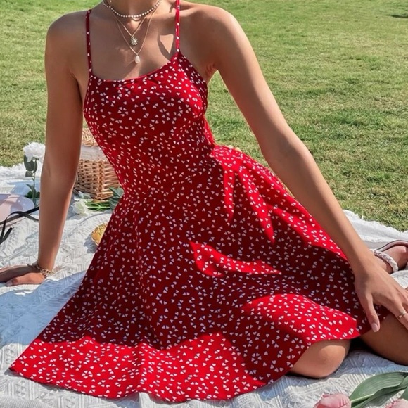 Red hearts confetti print crisscross open back mini dress - Picture 4 of 6